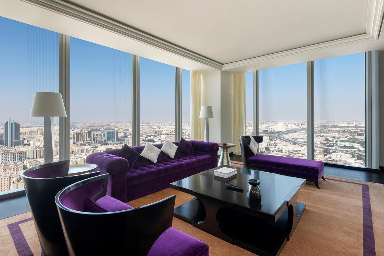 Banyan Tree Doha At La Cigale Mushaireb Exteriér fotografie A suite at the Ritz-Carlton, Riyadh